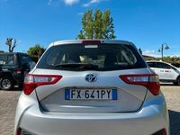 Usata Toyota Yaris Hybrid 73 CV (53 kW) 2019 Grigio Utilitaria
