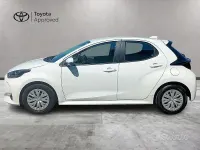 Usata Toyota Yaris Hybrid Active 92 CV (67 kW) 2022 Bianco Berlina