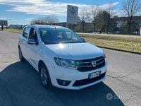 Usata Dacia Sandero Lauréate 75 CV (55 kW) 2015 Bianco Berlina