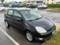 Second-hand Ford Fiesta 75 CP (55 kW) 2004 Negru Hatchback