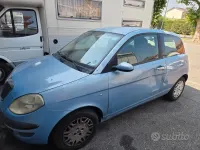 Usata Lancia Ypsilon 60 CV (44 kW) 2004 Bluazzurro Utilitaria