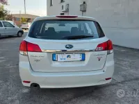 Usata Subaru Legacy Trend 150 CV (110 kW) 2010 Bianco Station wagon