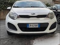 Usata Kia Rio 75 CV (55 kW) 2012 Bianco Utilitaria