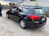 Usata Opel Astra 110 CV (80 kW) 2011 Nero Station wagon