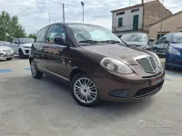 Usata Lancia Ypsilon Platinum 69 CV (50 kW) 2011 Viola Utilitaria