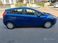 Usata Ford Fiesta Titanium 95 CV (69 kW) 2015 Blu Utilitaria
