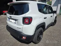 Usata Jeep Renegade Sport 120 CV (88 kW) 2015 Bianco SUV