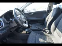 Usata Kia Rio Style 100 CV (73 kW) 2021 Grigio met Berlina