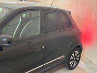 Usata Renault Twingo Urban Night 60 kW (82 CV) 2023 Nero Utilitaria