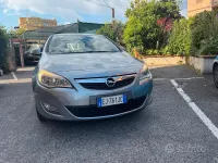Usata Opel Astra 101 CV (74 kW) 2011 Grigio Berlina