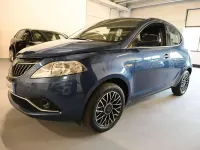 Usata Lancia Ypsilon Gold 69 CV (50 kW) 2024 Blu/azzurro Utilitaria