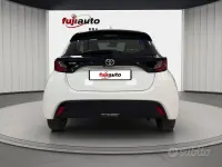 Usata Toyota Yaris Active 72 CV (52 kW) 2023 Super white Utilitaria