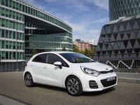 Usata Kia Rio Active 75 CV (55 kW) 2015 Bianco Berlina