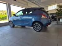 Usata Lancia Ypsilon Gold 69 CV (50 kW) 2023 Blu/azzurro Utilitaria