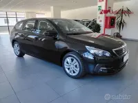 Usata Peugeot 308 Active 131 CV (96 kW) 2021 Nero Station wagon