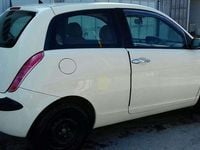Usata Lancia Ypsilon 80 CV (58 kW) 2004 Beige Utilitaria