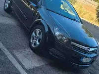 Usata Opel Astra GTC 101 CV (74 kW) 2006 Nero Berlina