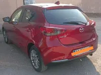 Begagnad Mazda 2 Evolve 90 HK (66 kW) 2020 Röd Halvkombi