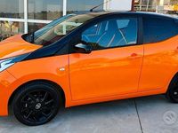 Usata Toyota Aygo X-wave 72 CV (52 kW) 2019 Arancione Utilitaria