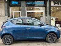 Usata Lancia Ypsilon Gold 69 CV (50 kW) 2023 Blu/azzurro Utilitaria