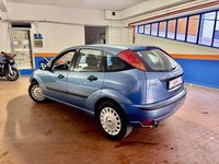 Usata Ford Focus Ghia 101 CV (74 kW) 2002 Blu/azzurro Berlina