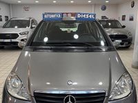 Usata Mercedes A180 109 CV (80 kW) 2009 Grigio Berlina