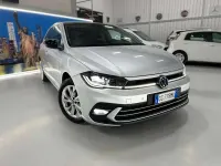 Usata VW Polo R-line 95 CV (69 kW) 2021 Argento Utilitaria