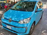 Usata VW e-up! 61 kW (83 CV) 2022 Blu/azzurro Utilitaria