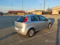Usata Fiat Grande Punto 75 CV (55 kW) 2008 Grigio Utilitaria