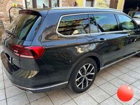 Usata VW Passat Executive 200 CV (147 kW) 2021 Grigio Station wagon