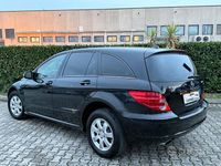 Usata Mercedes R320 224 CV (164 kW) 2008 Nero Monovolume
