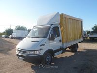 Usata Iveco 35.12 120 CV (88 kW) 2004 Bianco Furgone
