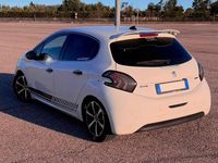 Usata Peugeot 208 82 CV (60 kW) 2017 Bianco Utilitaria