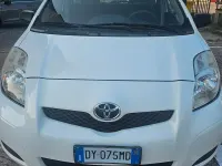 Usata Toyota Yaris Sol 69 CV (50 kW) 2009 Bianco Utilitaria