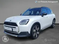 Usata Mini Countryman Favoured 150 CV (110 kW) 2024 Bianco / metallizzato SUV