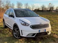 Usata Kia Niro Style 105 CV (77 kW) 2018 Bianco SUV