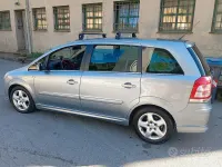 Usata Opel Zafira 125 CV (91 kW) 2011 Grigio Monovolume
