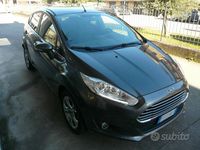 Begagnad Ford Fiesta 80 HK (58 kW) 2016 Grå Sedan