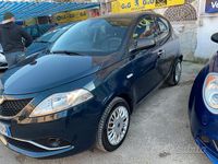 Usata Lancia Ypsilon Silver 69 CV (50 kW) 2015 Blu Utilitaria
