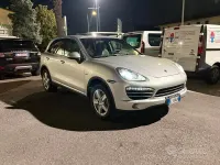 Usata Porsche Cayenne 245 CV (180 kW) 2012 Grigio SUV