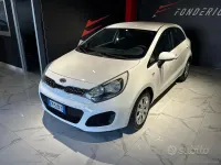 Usata Kia Rio EX 90 CV (66 kW) 2012 Bianco Berlina