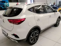 Usata MG ZS Luxury 111 CV (81 kW) 2023 Bianco SUV