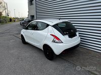 Usata Lancia Ypsilon 69 CV (50 kW) 2015 Bianco Utilitaria