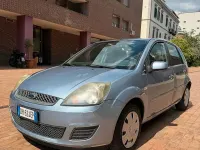 Usata Ford Fiesta Titanium 68 CV (50 kW) 2007 Grigio Utilitaria