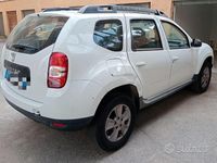 Usata Dacia Duster Lauréate 105 CV (77 kW) 2014 Bianco SUV