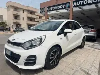 Usata Kia Rio 75 CV (55 kW) 2016 Bianco Utilitaria
