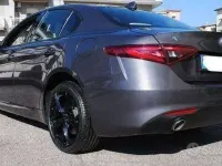 Usata Alfa Romeo Giulia Business 179 CV (131 kW) 2017 Grigio Berlina