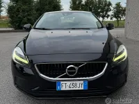 Usata Volvo V40 Business Edition 120 CV (88 kW) 2018 Nero Berlina