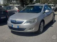 Usata Opel Astra 110 CV (80 kW) 2010 Grigio Berlina