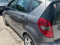 Usata Mercedes A180 Avantgarde 109 CV (80 kW) 2011 Grigio Berlina